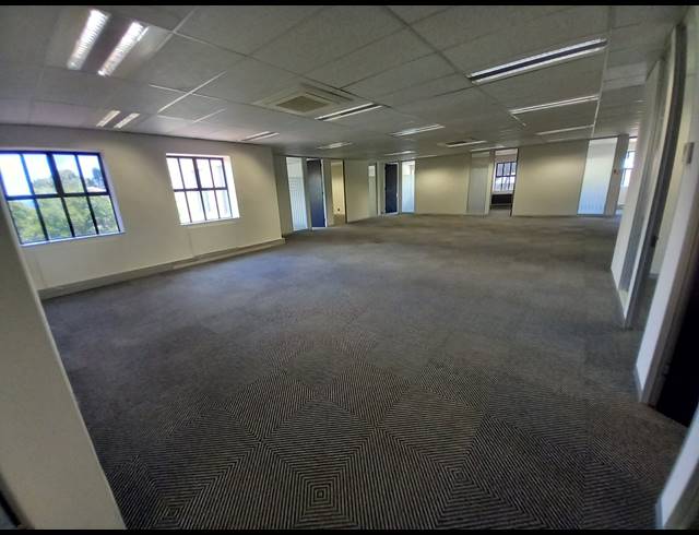 631M² OFFICE TO LET IN BRYANSTON